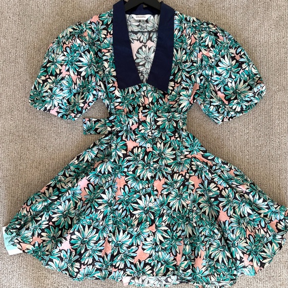 storets Dresses & Skirts - Storets Olivia Floral Belted Mini Dress. S/M Size, adjustable belt.